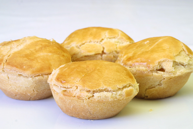 Ir para  <p><big>2 ovos</big></p>

<p><big>500g de margarina </big></p>

<p><big>1kg de farinha de trigo (sem fermento)</big></p>

<p><big>1 pitada de...